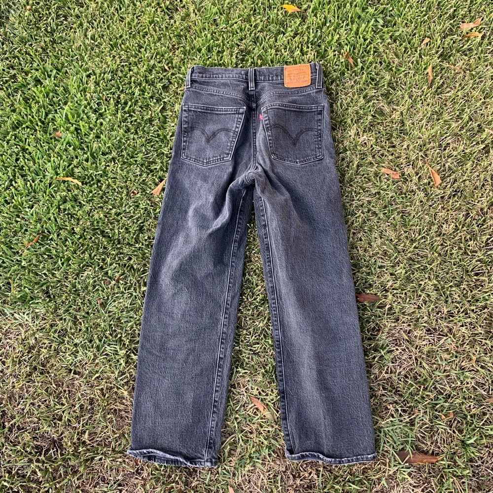 Levi’s rib cage straight jeans!